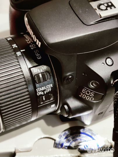 Зеркальный фотоаппарат canon eos 200d 18-55mm