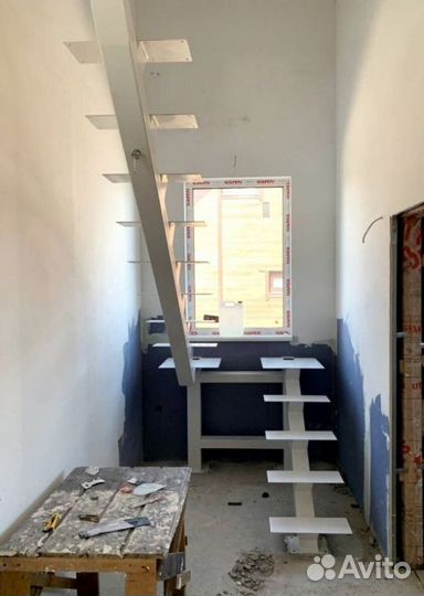 Лестница с забежными ступенями под ключ