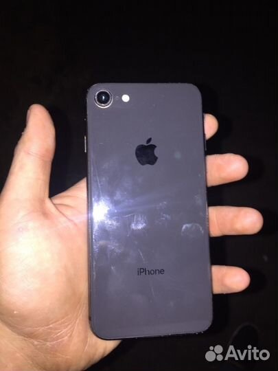 Телефон iPhone 8 64 gb