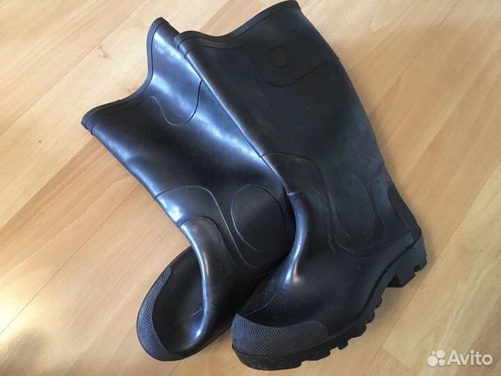 Резиновые сапоги