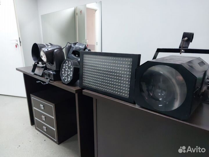 Световое оборудование для сцен и дискотек