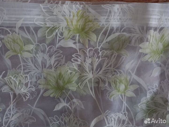 Штора белая с цветами