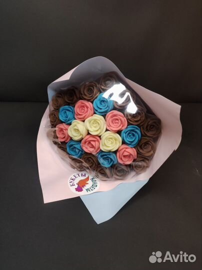 Букет - 29 Роз из Молочного и Белого Шоколада