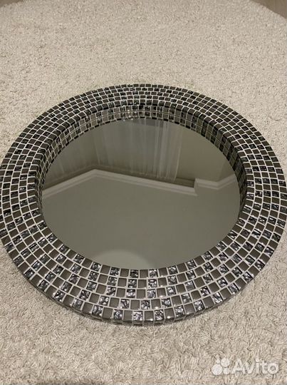 Настенное круглое зеркало