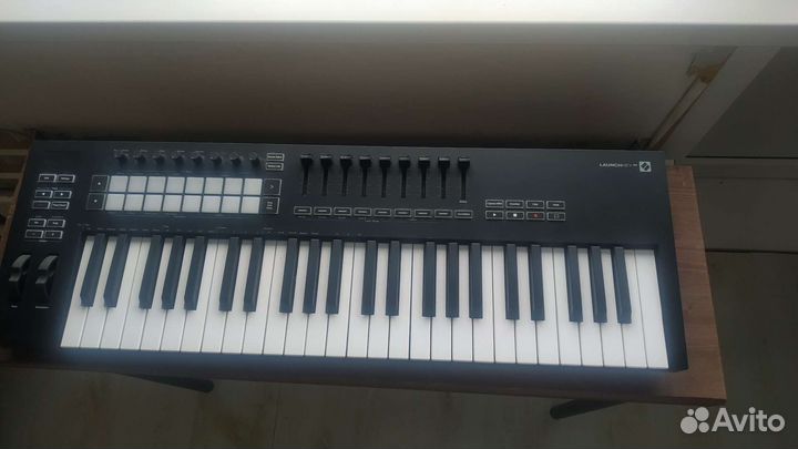 Novation Launchkey 49 MK3 миди-клавиатура