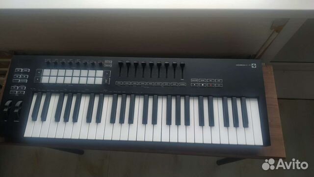 Novation Launchkey 49 MK3 миди-клавиатура