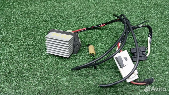 Реостат печки Land Rover Discovery 4 Передний