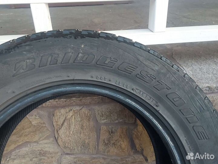 Bridgestone Blizzak DM-V1 235/65 R17