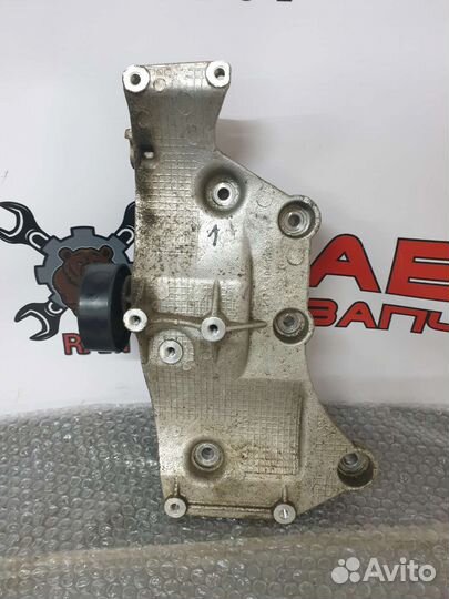 Кронштейн площадка крепление генератора LADA X-Ray