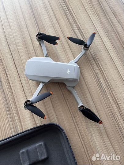 Квадрокоптер dji mini se fly more combo