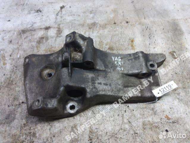 Кронштейн генератора Seat Leon 036145169g