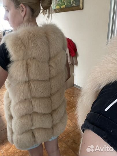 Меховая жилетка из песца