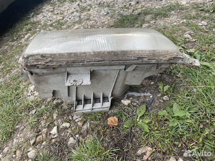 Правая фара w124