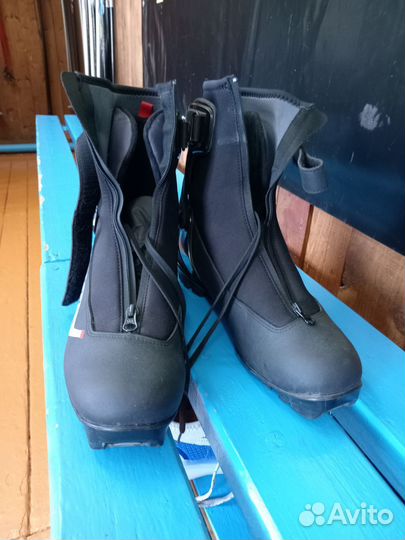 Ботинки лыжные