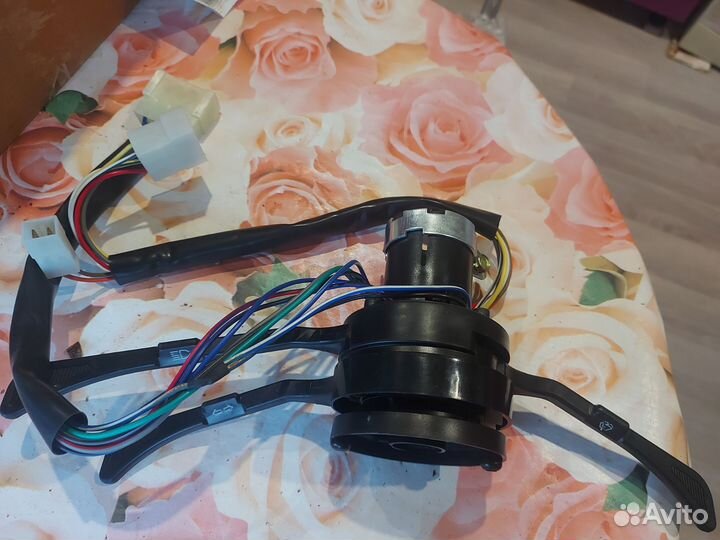 Переключатель подрулевой средний 2105