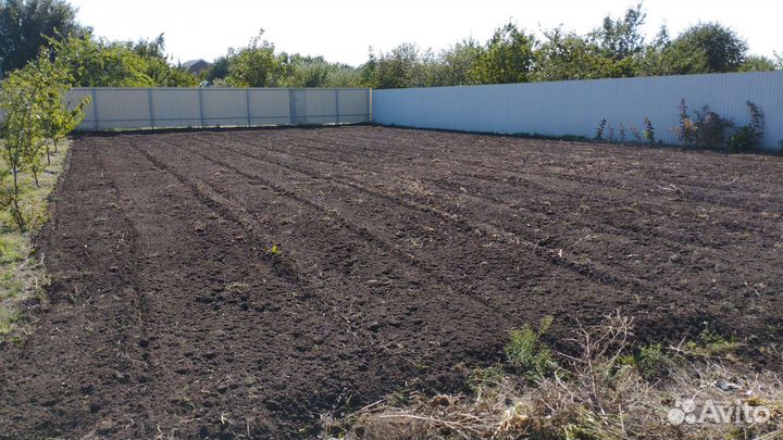 Вспашка земли минитрактором