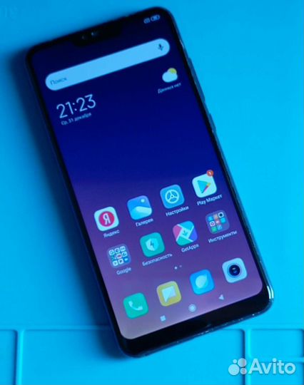 Телефон Xiaomi Mi 8 lite