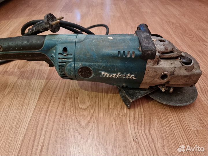 Ушм Болгарка Makita GA9020S