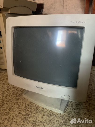 Монитор Samsung Daewoo Принтер HP Deskjet 400