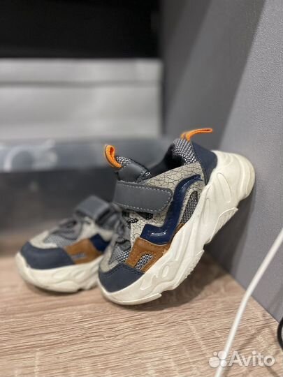Кроссовки детские