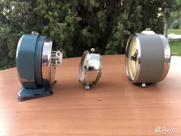 Старинные часы (будильники) СССР