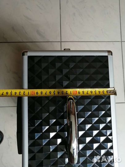 Бьюти чемодан на колесах