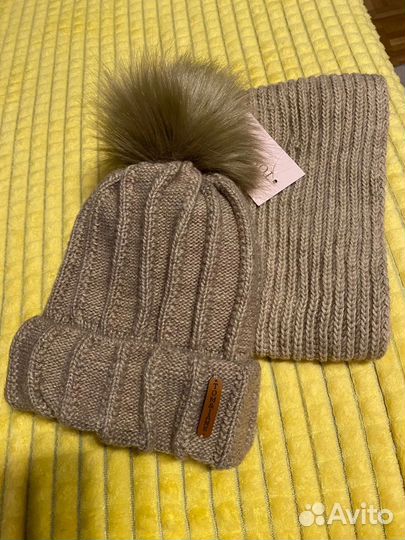 Новый вязаный зимний комплект