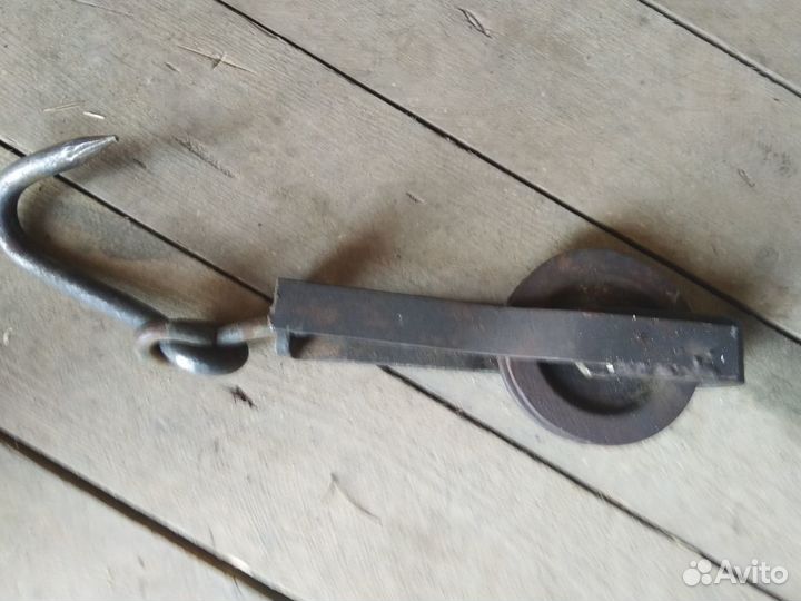 Блок монтажный с крюком