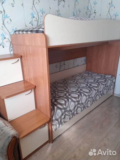 Мебель, Детский гарнитур. Стол. Кровать