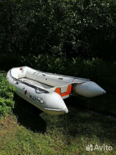 Надувная лодка Yamaran-MX-390/9-AL