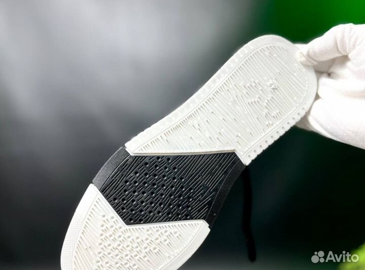 Кроссовки Boss комфортные