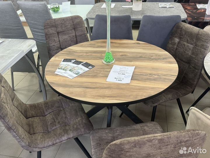 Кухонный стол