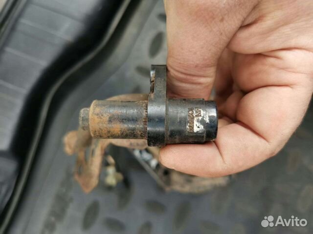 Датчик ABS mitsubishi l200