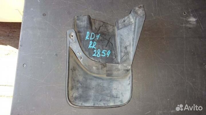 Брызговик задний правый Honda Cr-V RD1 B20B