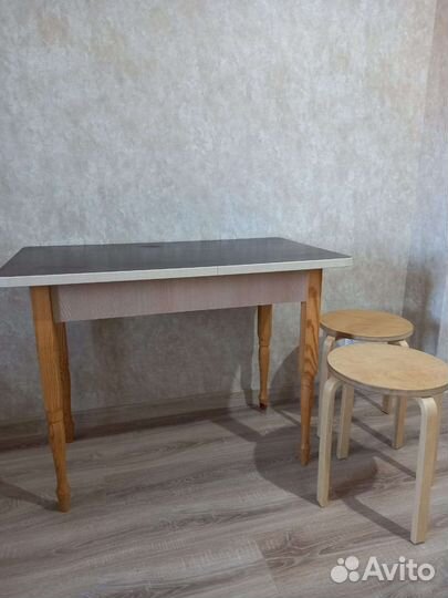 Кухонный стол и стулья бу
