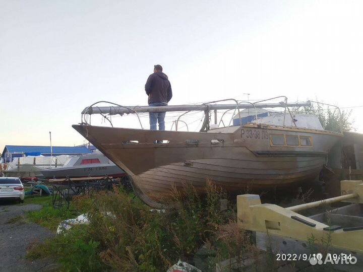 Яхта деревянная