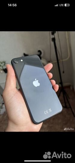 iPhone SE (2020), 64 ГБ