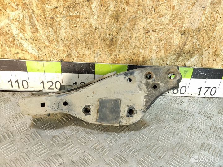 Кронштейн передней балки Lexus Ls 2006-2017