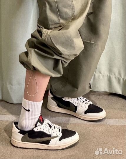 Travis Scott x Nike Air Jordan 1 Low Olive