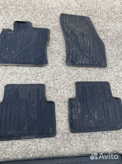 Автомобильные коврики резиновые