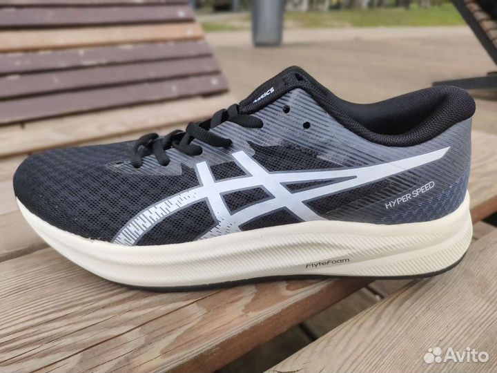 Кроссовки asics