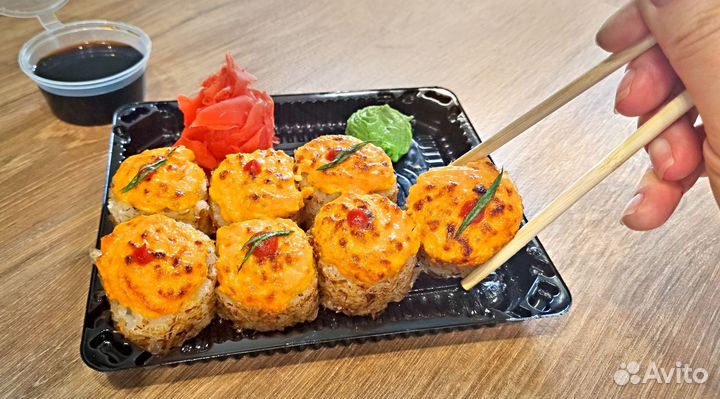 Кассир в кафе быстрого питания