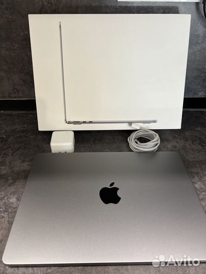 Macbook air 13 m2 8 512