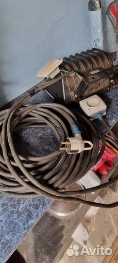 Прожектор галогенный