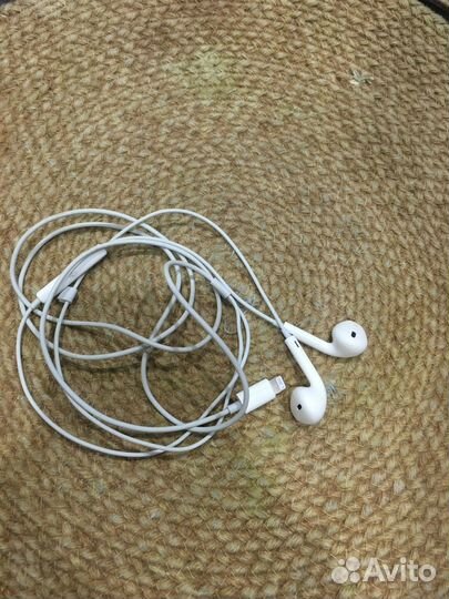 Наушники Apple EarPods (Lightning), белый