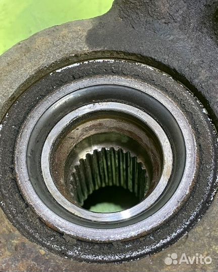 Кулак поворотный правый Mercedes V-Class W638