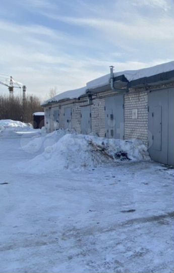 Гараж, > 30 м²