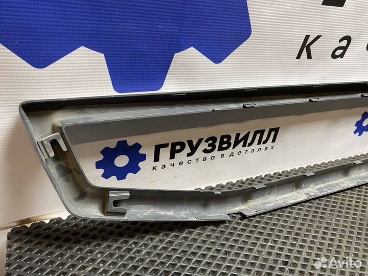 Накладка ступени бампера Volvo FH4 82180491