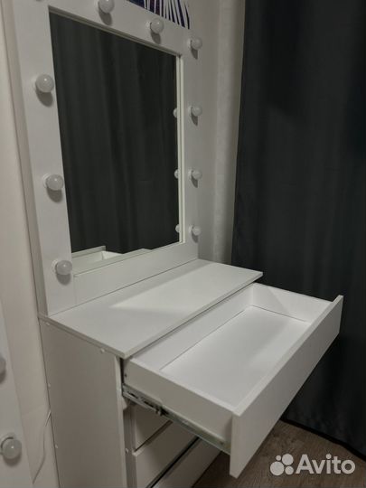 Гримерный столик