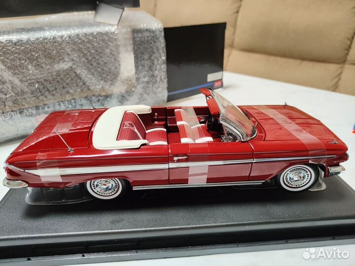 Chevrolet Impala 1961 1/18 SunStar